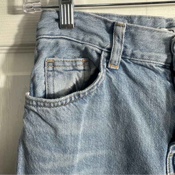 Zara wide leg jeans, size 2, distressed, trendy, spring, casual, denim, weekend - Picture 4 of 8